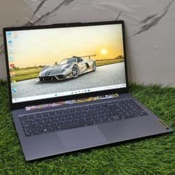 Lenovo IdeaPad Slim 3 15IRH8 Laptop